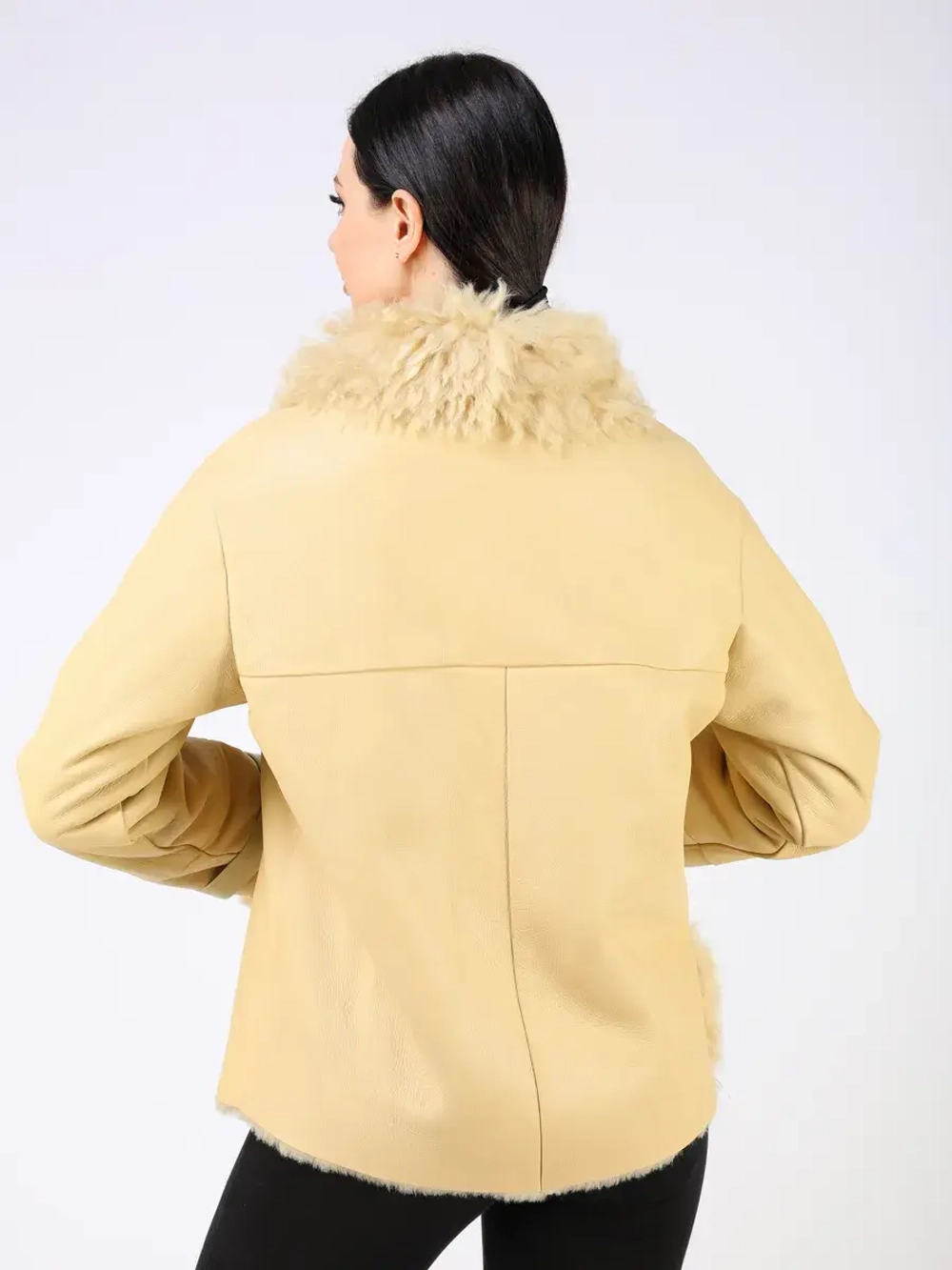 Дубленка зимняя натуральная короткая