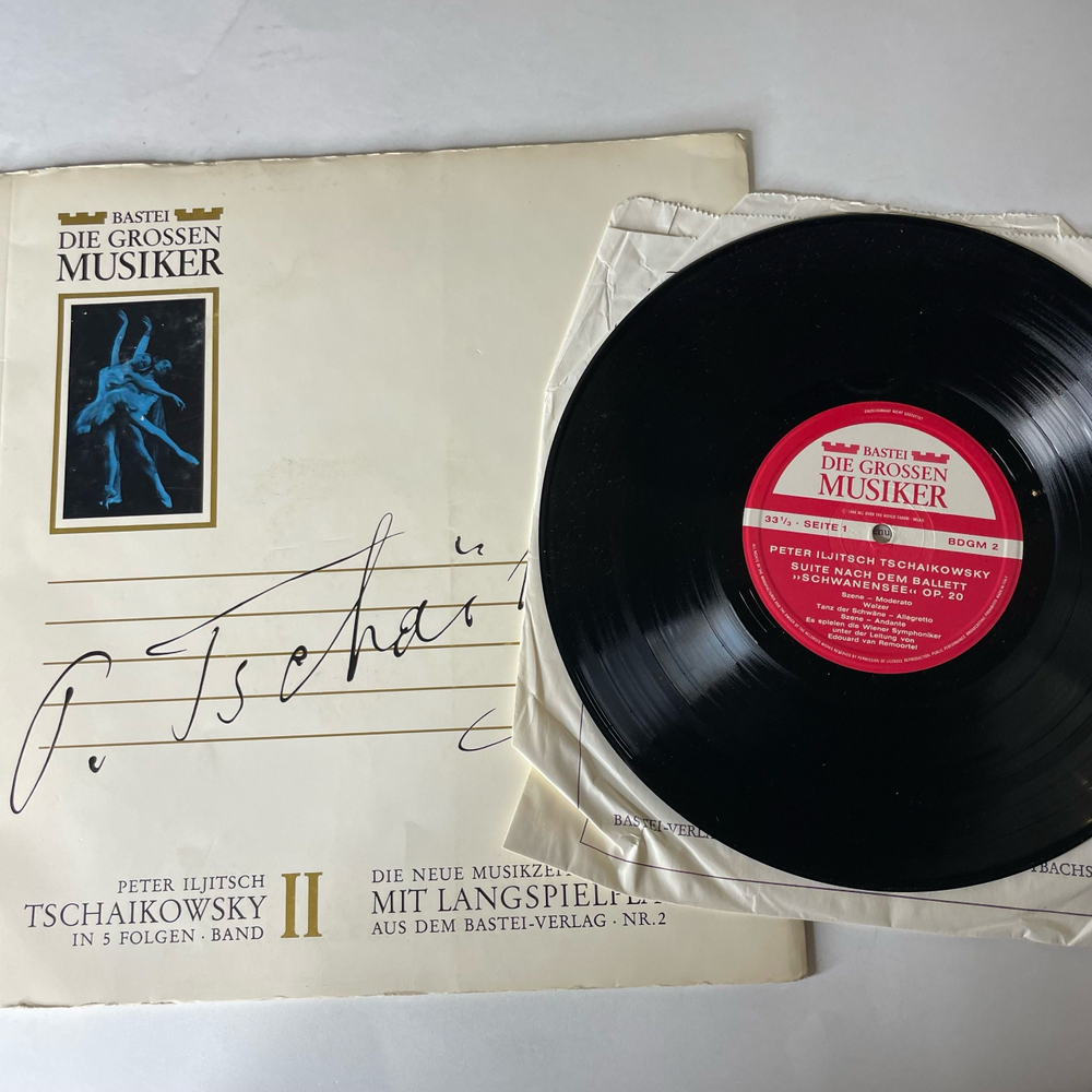 Винтажная виниловая пластинка LP П. И. Чайковский, Лебединое Озеро Фрагменты, P. I. Tschaikowsky In 5 Folgen, Band II (Германия 1966) 10 дюймов