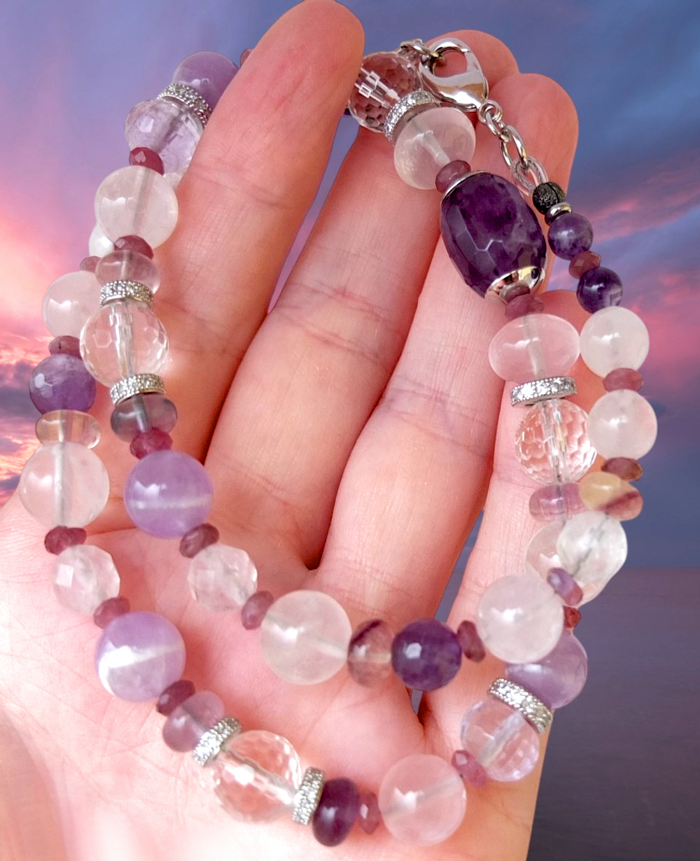 Бусы нарядные из камней: кварц, флюорит, рубеллит