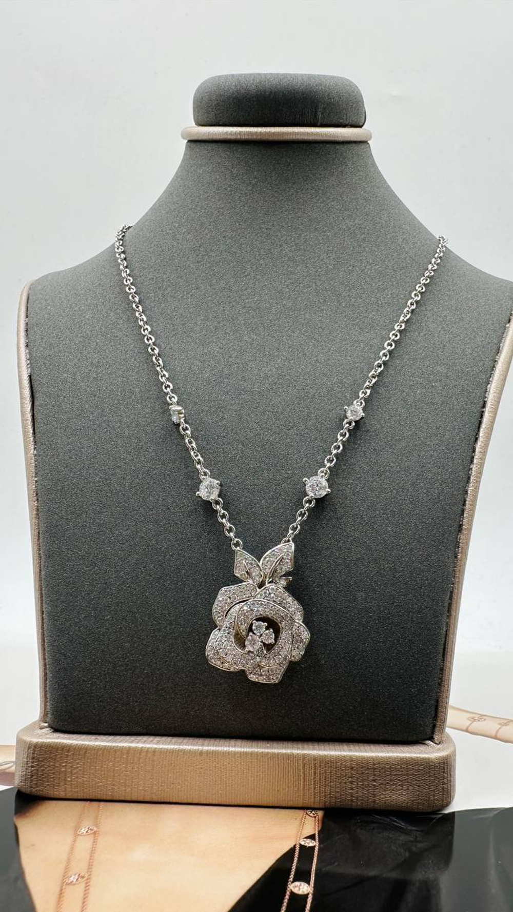 Кулон Dior