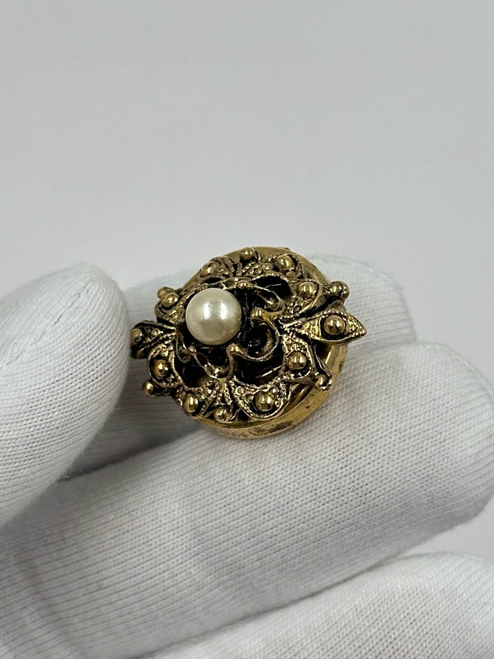 Накладка на пуговицу с «жемчугом»