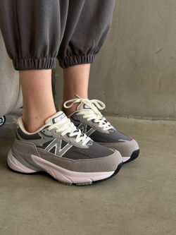 Кроссовки из натуральной замши