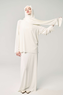 Лонгслив с капюшоном белый