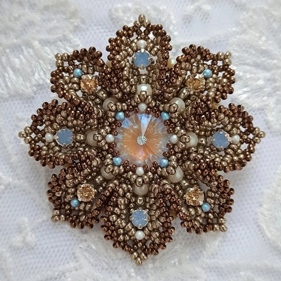 Мастер-класс по броши Crystal Flower