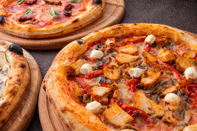 Насладитесь настоящей итальянской пиццей и пуччей от COSMO КАФЕ!