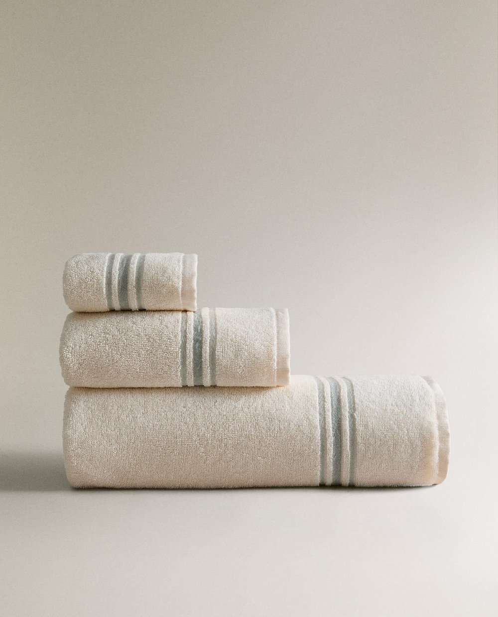 Zara Home - Банное полотенце с цветной бордюром, бежевый, 30х50 см