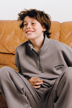 ZARA ТОЛСТОВКА ИЗ МЯГКОЙ ТКАНИ С НАДПИСЬЮ, СЕРО-КОРИЧНЕВЫЙ