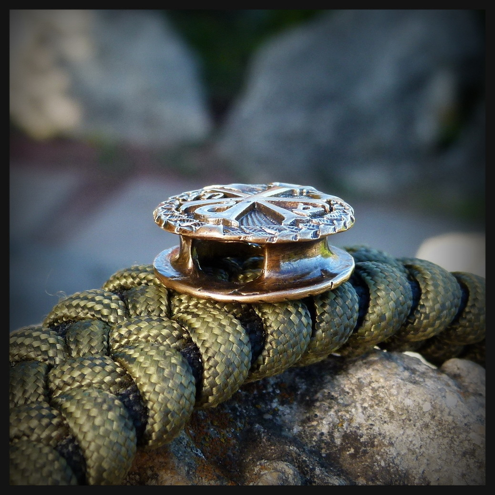 Бусина - вставка для браслета из паракорда "Хризма"