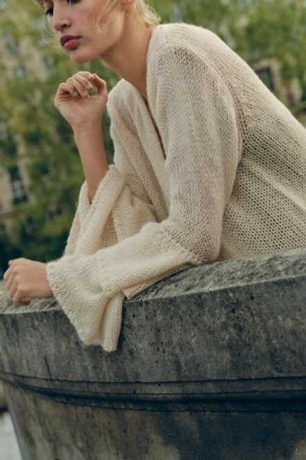 ZARA КАРДИГАН С ВОЛАНАМИ НА РУКАВАХ, ЭКРЮ