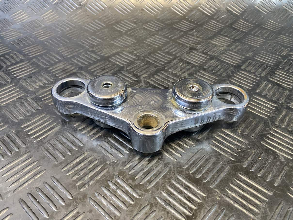 Траверса верхняя Suzuki Intruder VS750 VR51A