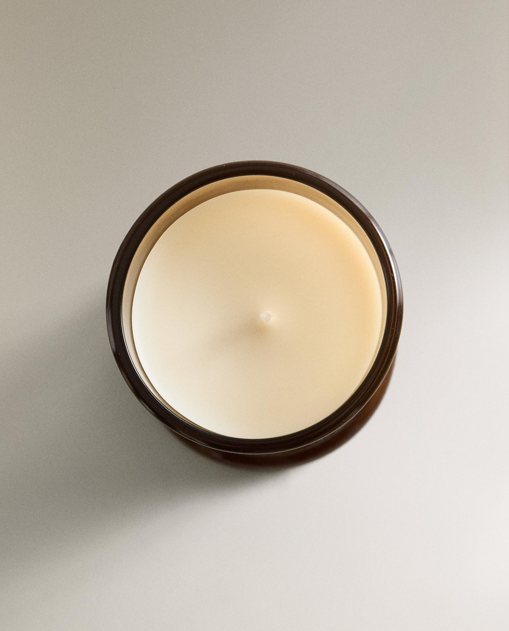 Zara Home Свеча ароматическая Palo Santo 150 г, растительный воск, аромат восточный древесный, Коричневый