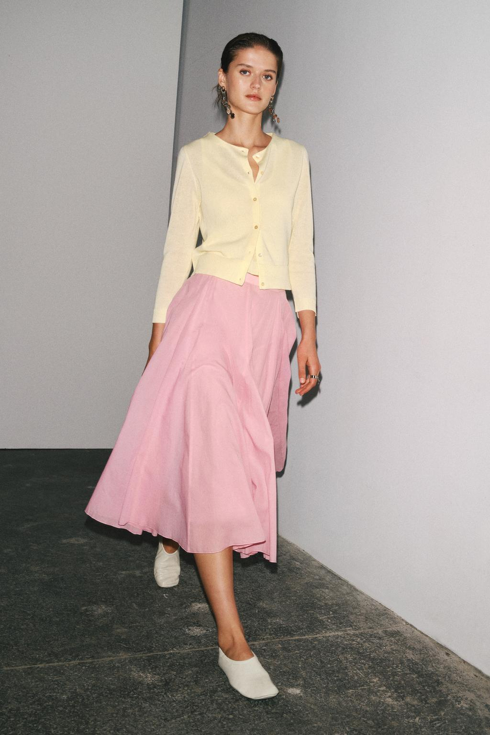 ZARA ОДНОТОННЫЙ КАРДИГАН, СВЕТЛО-ЖЕЛТЫЙ