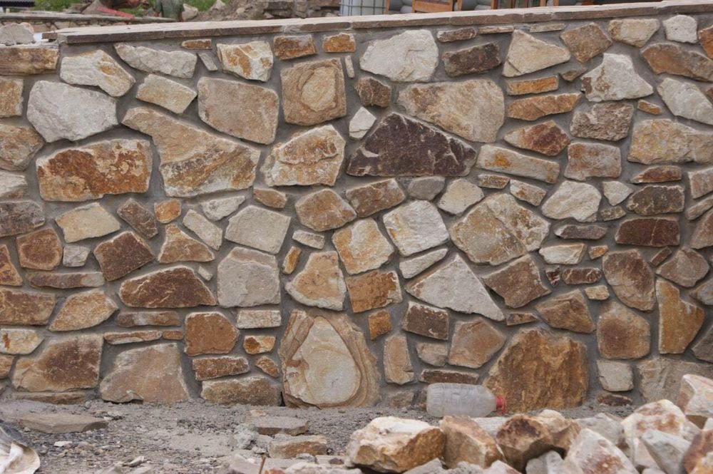 Стена из камня Бут кладочный