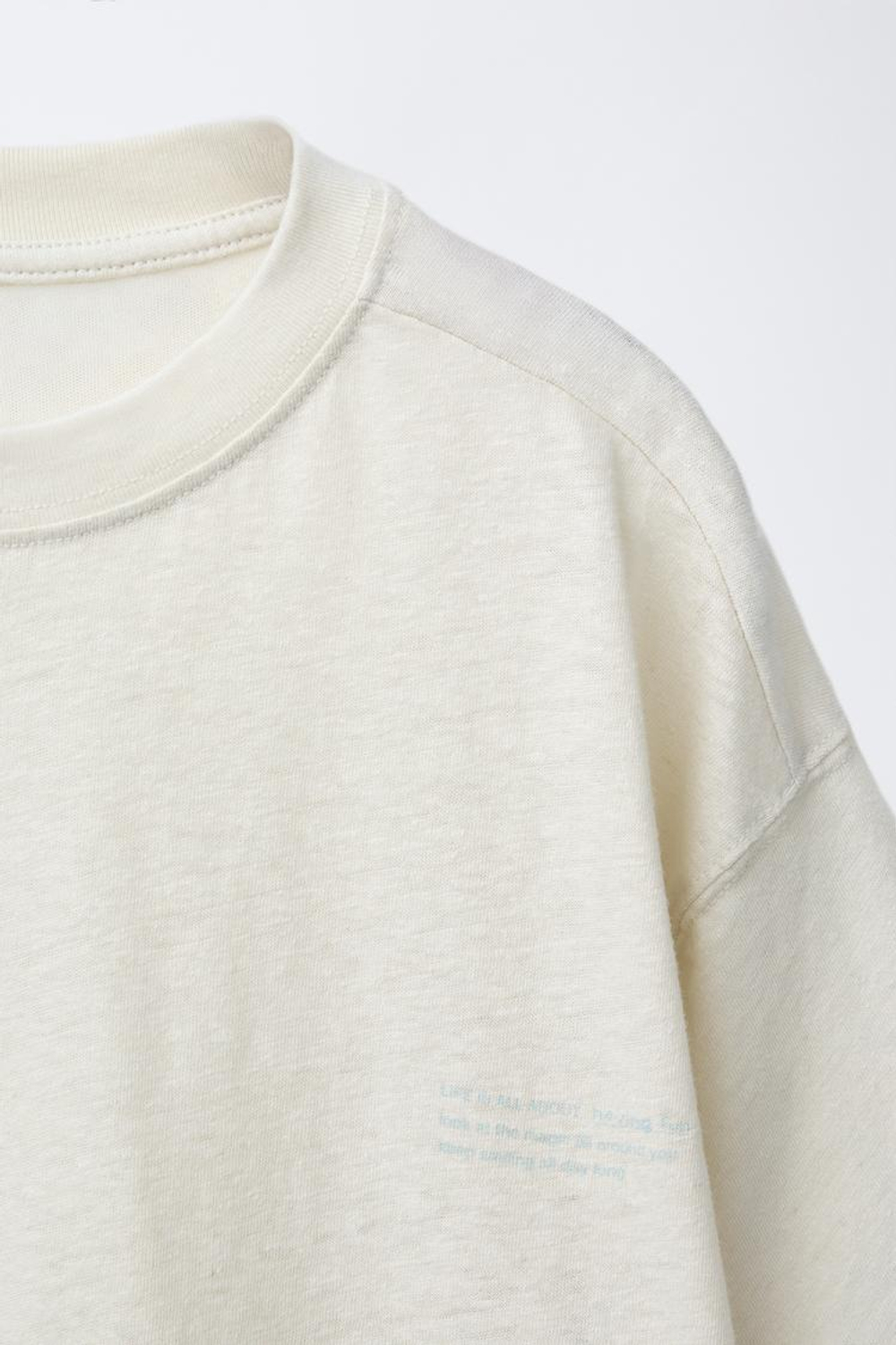 ZARA ФУТБОЛКА ИЗ СМЕСОВОГО ХЛОПКА И ЛЬНА С НАДПИСЬЮ, СЛОНОВАЯ КОСТЬ