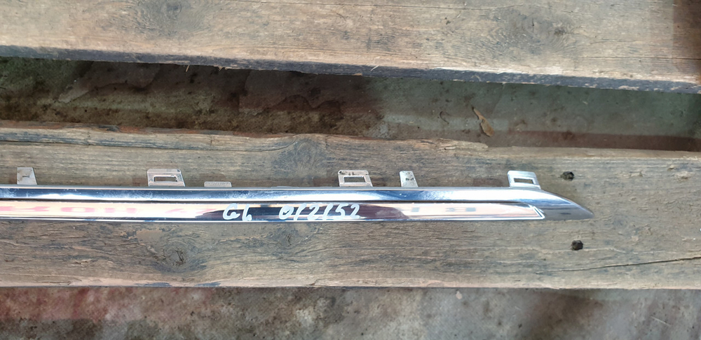 Молдинг решетки правый Mercedes ML GLE (W166) 15-19 Б/У Оригинал A1668881685