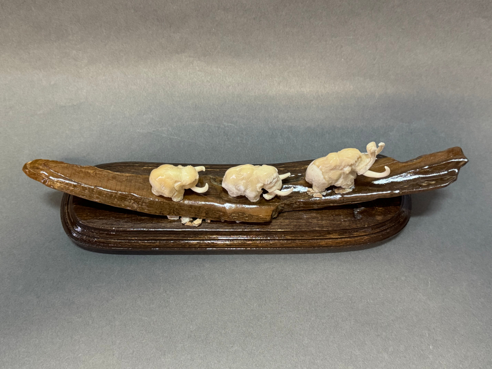 Три мамонта