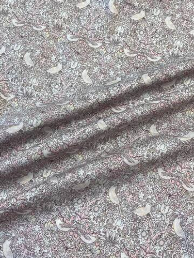 Хлопок Liberty белый с птицами и ягодами Tana Lawn™ Cotton - Classic Collection