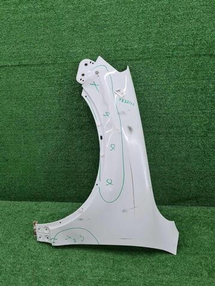 Крыло переднее левое VW Touareg 2 (2010-2018)