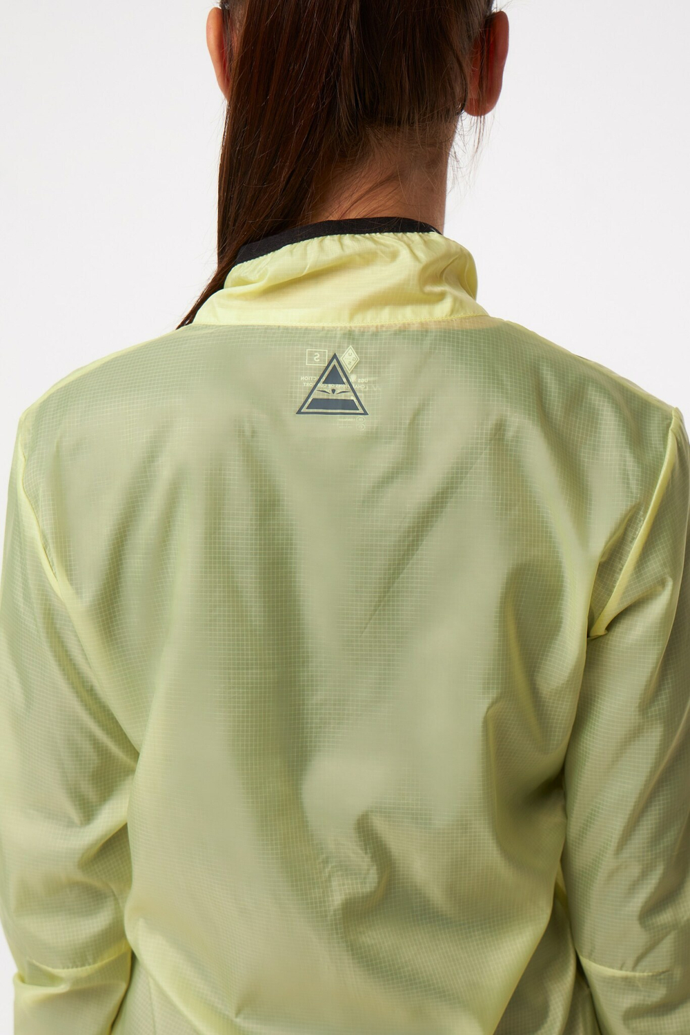 ВЕТРОВКА ЖЕНСКАЯ UGS WIND JACKET | PASTEL YELLOW