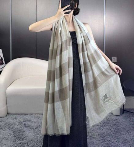 Шарф Burberry