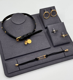 Серьги Alexander McQueen