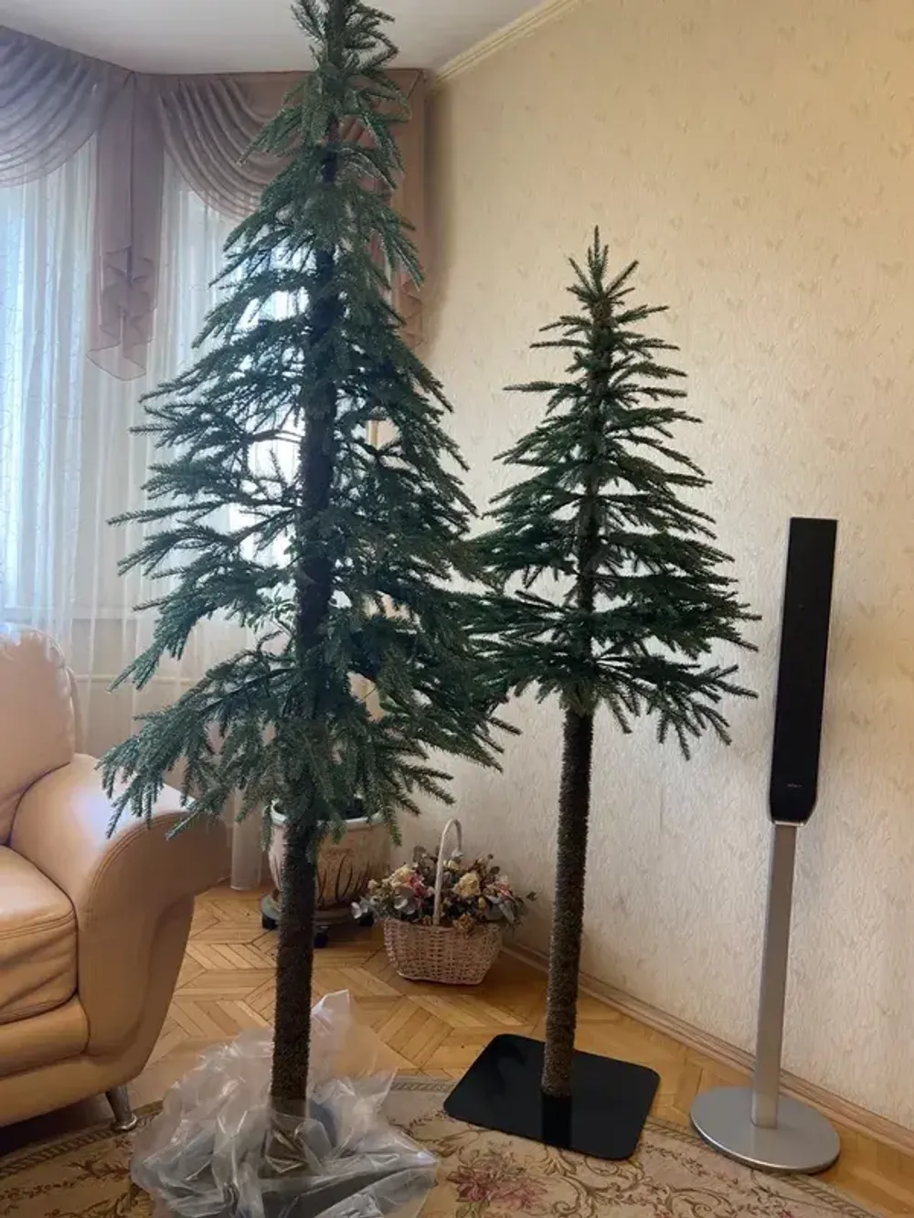 искусственные елки на ножке