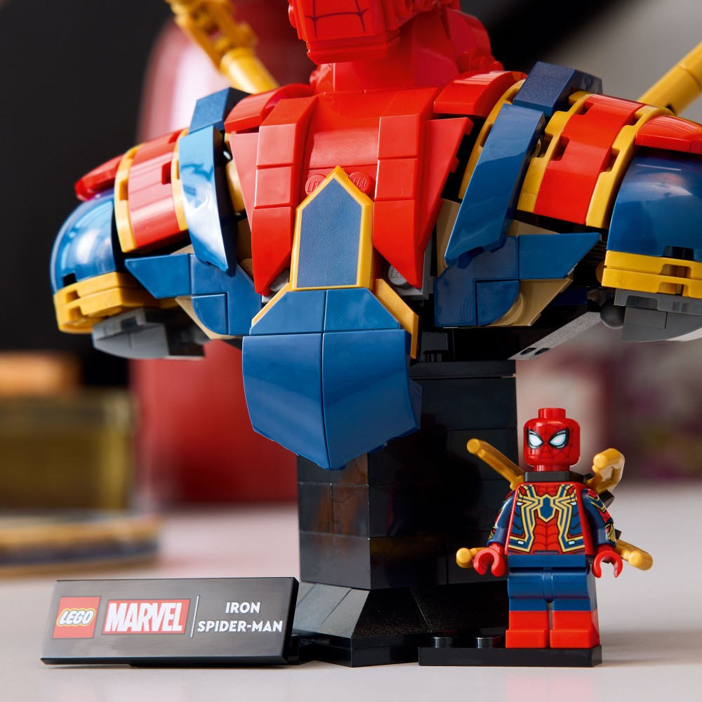 LEGO Marvel Super Heroes - Бюст Железного Человека-Паука 76326