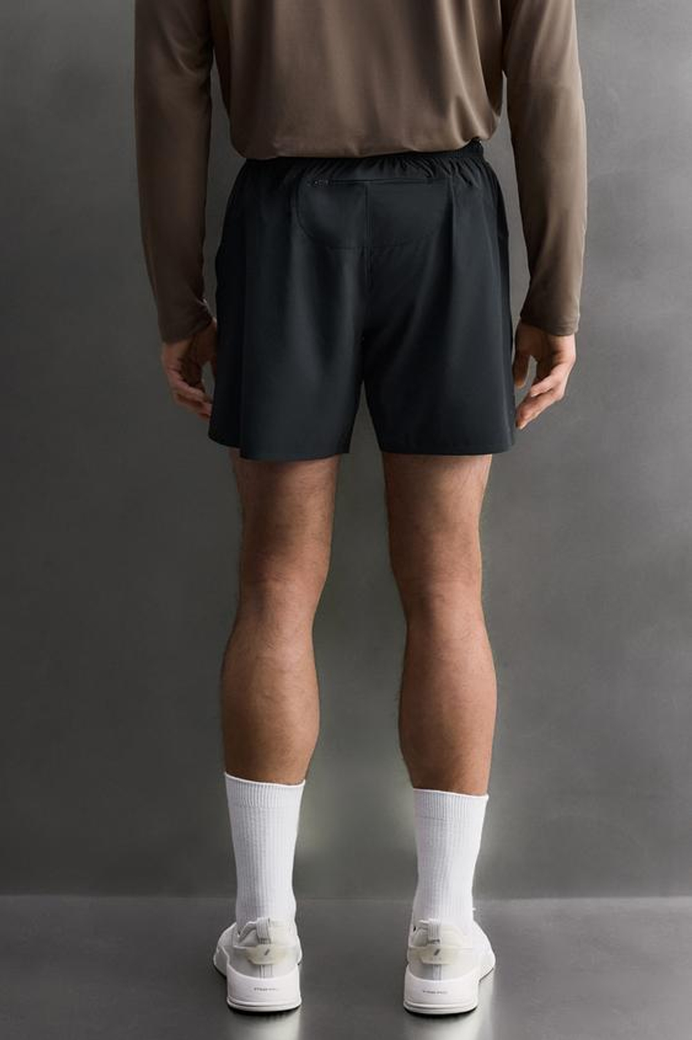 ZARA БАЗОВЫЕ СПОРТИВНЫЕ ШОРТЫ, ЧЕРНЫЙ