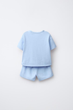 ZARA КОМПЛЕКТ ИЗ ФУТБОЛКИ И ШОРТОВ-БЕРМУДОВ ИЗ ПРЯЖИ ФЛАМЕ, ГОЛУБОЙ