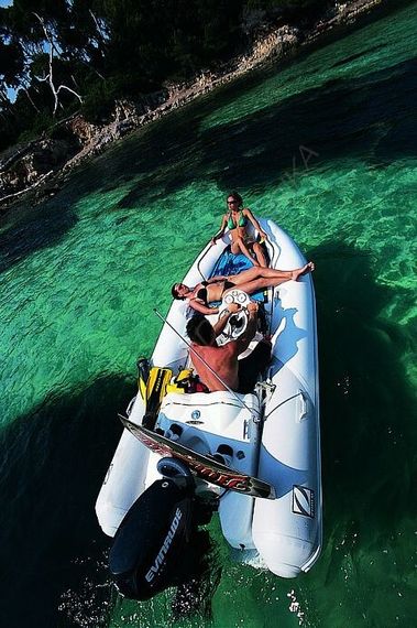 Лодка надувная ZODIAC Yachtline deluxe NEO 470 ( с серыми вставками )