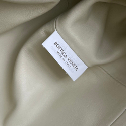Bottega Veneta Classic Pouch 40 cm