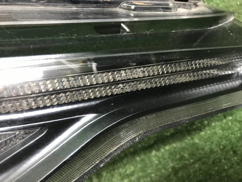 Битая Фара правая Maserati Levante (2016-2020) LED