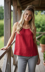 Удобный льняной топ-майка красного цвета