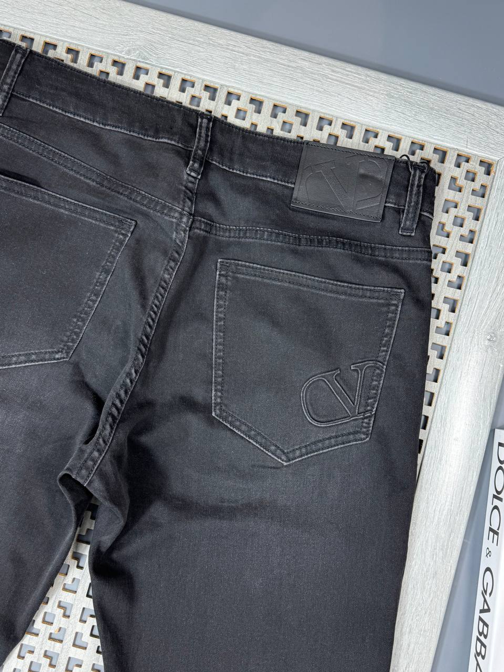 Джинсы Valentino