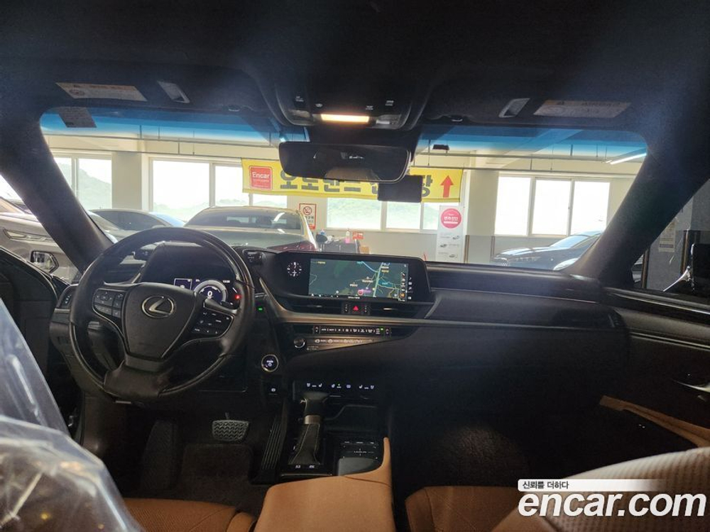 Lexus ES300h 7 Generation Luxury Plus (03.2020)