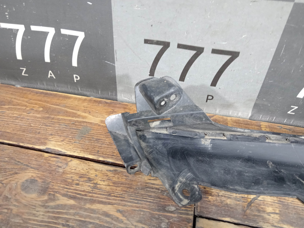 Накладка переднего бампера правая GAC GS8 2 21-нв Б/У Оригинал 7105282DRS0000M10