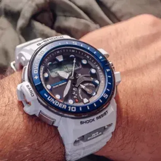 Наручные часы Casio G-Shock GWN-Q1000-7ADR