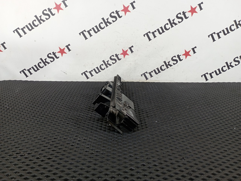 Направляющая стекла двери правой 2020г.