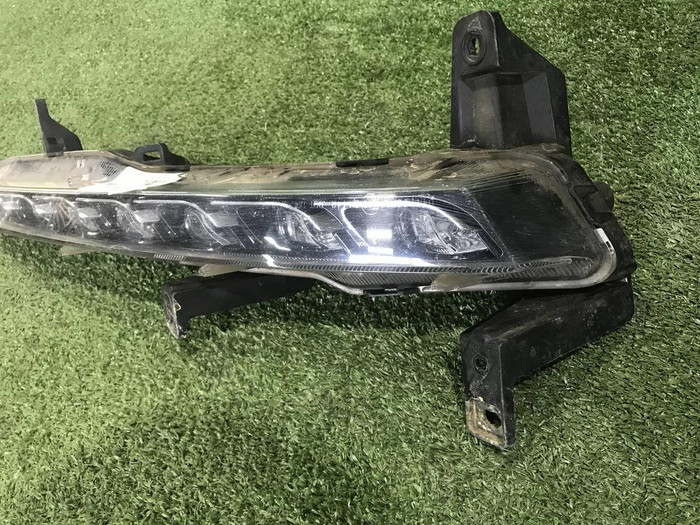 ДХО правый Genesis G90 (2016-2019)