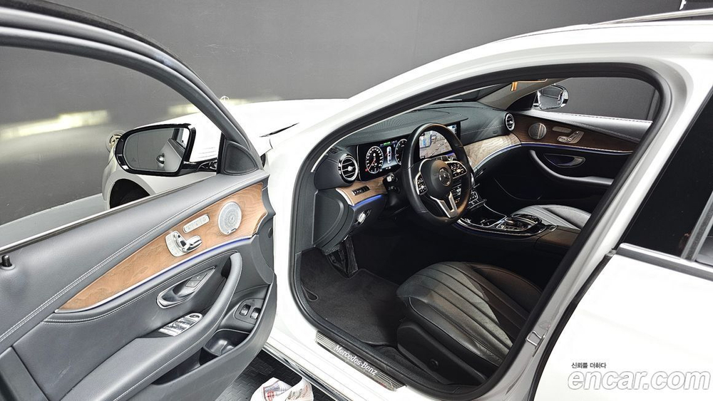 Mercedes-Benz E-Class W213 E300e 4MATIC Exclusive (09.2020)