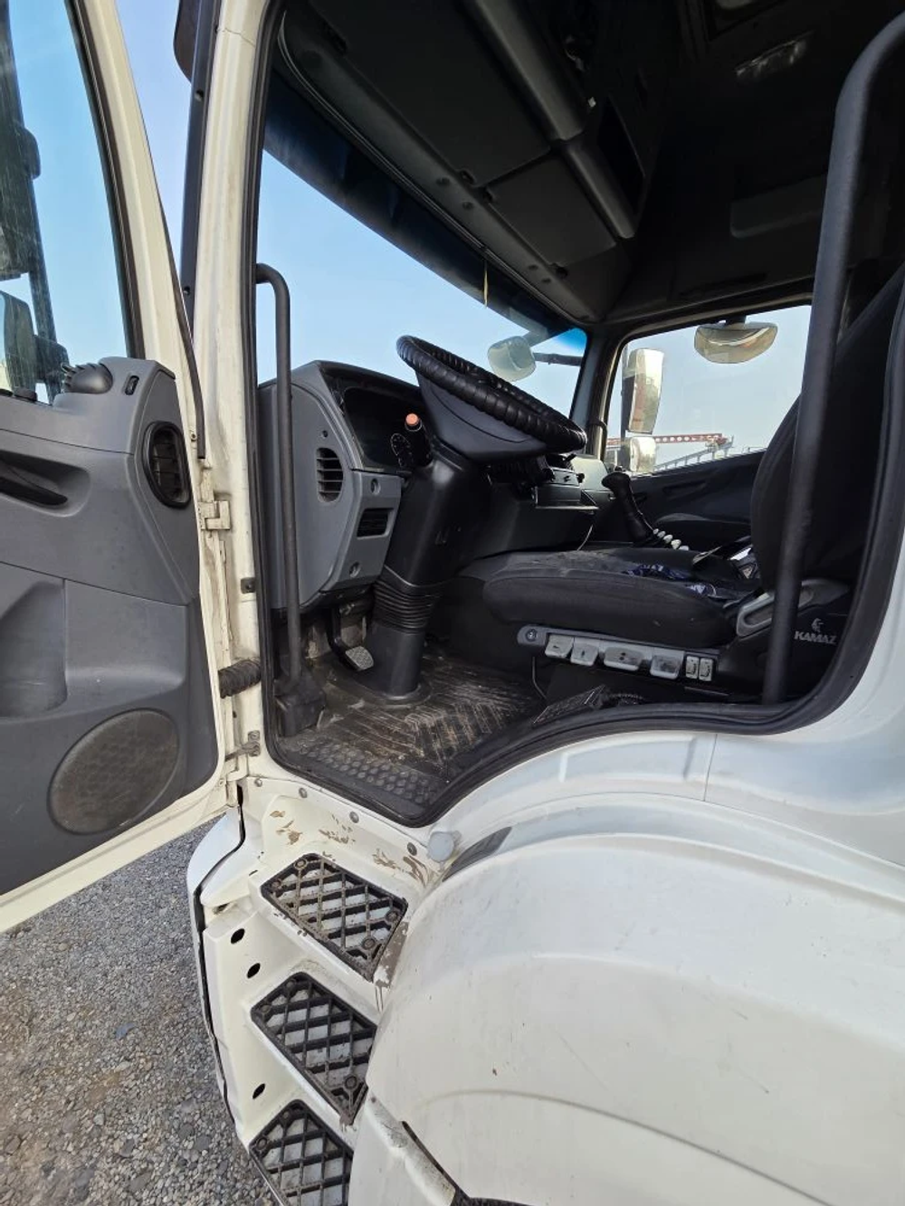 КамАЗ 5490 4x2 Седельный тягач 5490-S5 (Дизельный, 12,0 л, 401 л.с., АТ)