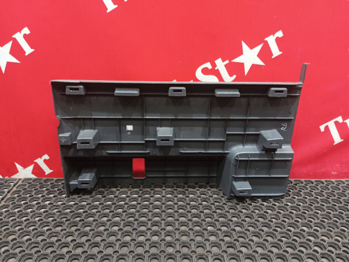 Накладка салона правая 2016г.