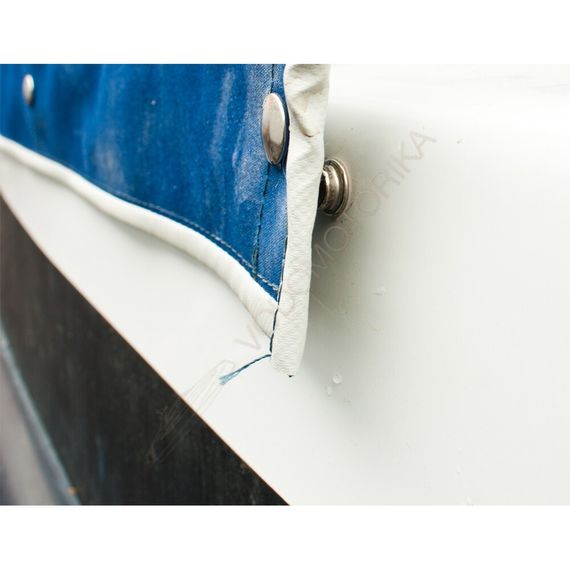 Стеклопластиковая лодка NISSAMARAN Laker V 450 ( с креслами и реллингами и доп. аксессуарами )