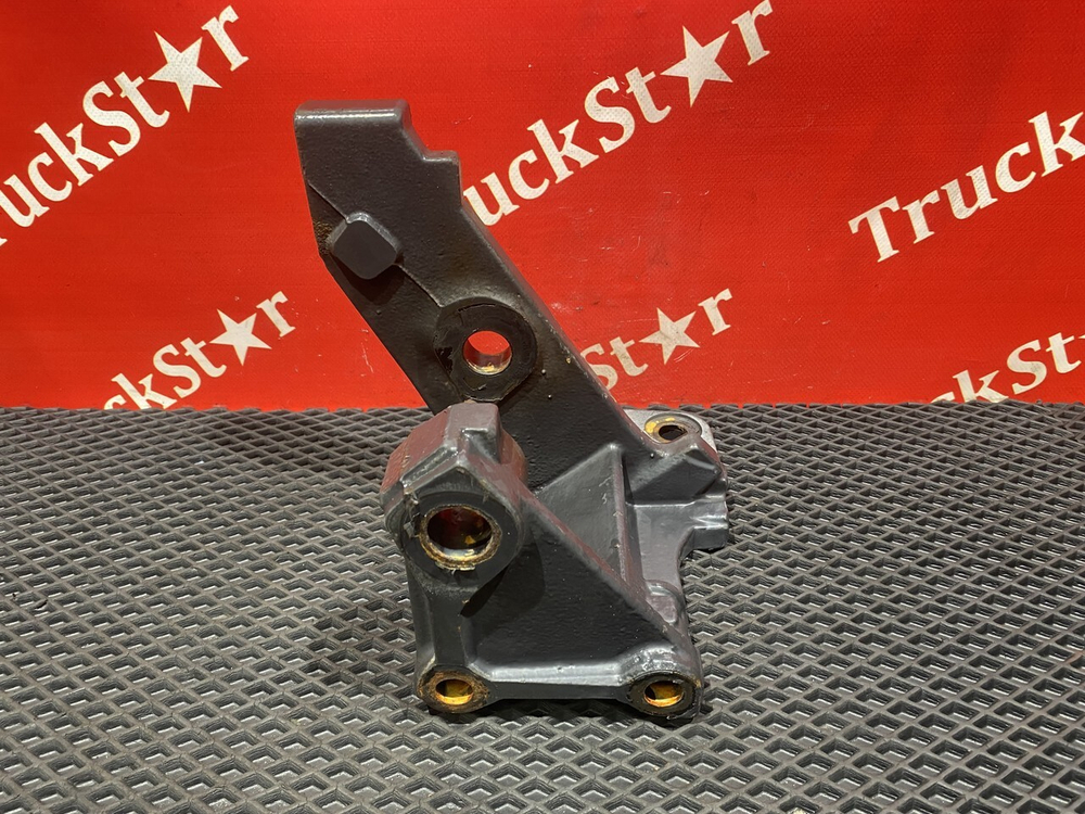 Кронштейн рессоры передней правой 2018г.