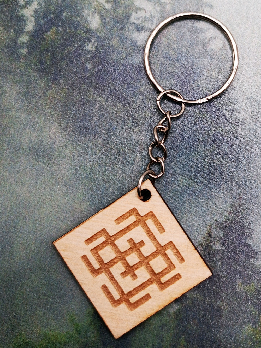 Брелок из дерева Белобог