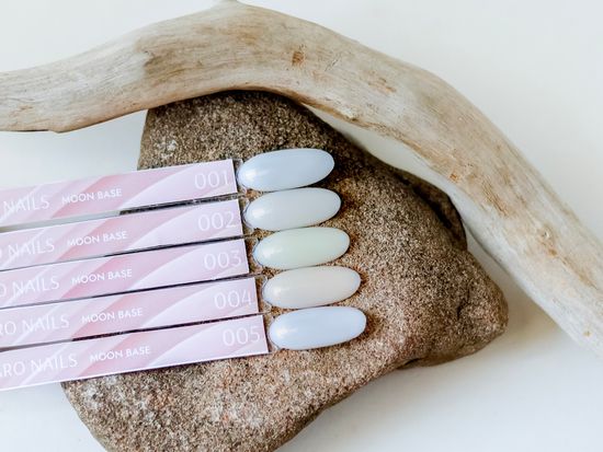 Камуфлирующая база Laro nails Moon Base 12мл. 04