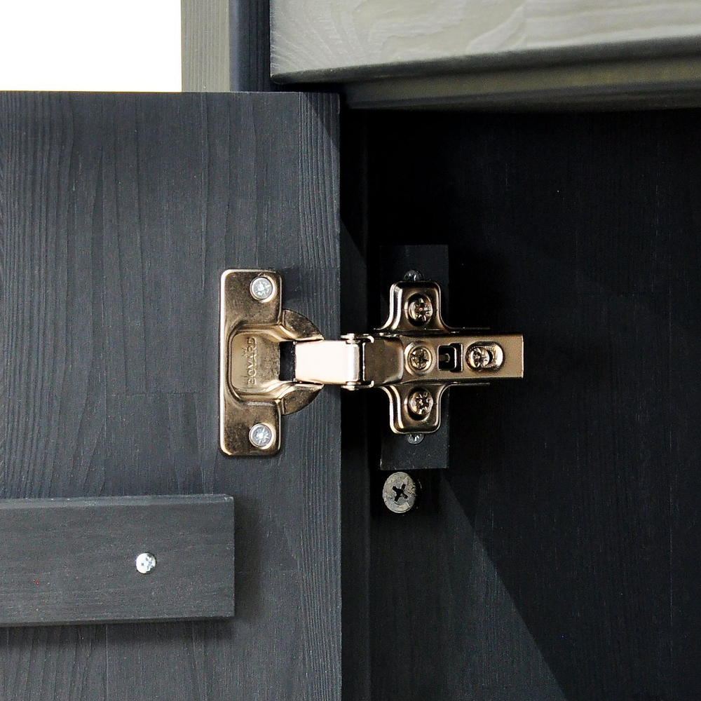 Шкаф деревянный 3 двери 3 ящика Мадейра из массива сосны