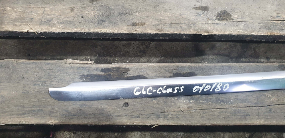 Накладка стекла заднего правого Mercedes GLC (X253) 15-нв Б/У Оригинал A2536700222