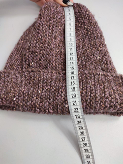 Шапка с пайетками