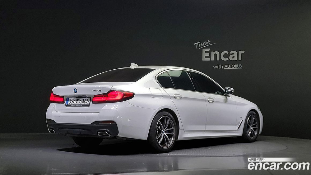 BMW 5 Series (G30) 520i M Sports (07.2021)